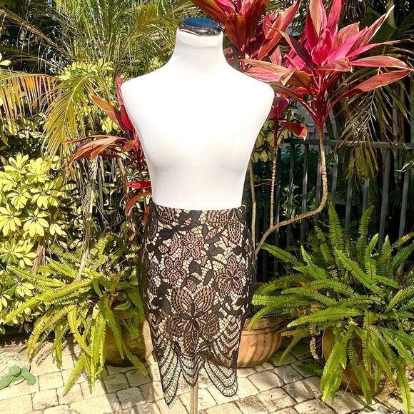 Express Eyelash Lace Overlay Skirt & Tank Set - Picture 9 of 15